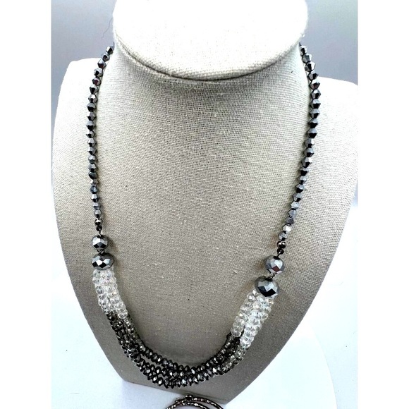 Elegant Beaded Necklace & Bracelet Set - Picture 4 of 10